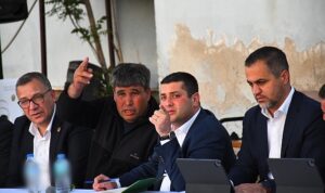 baskan-demir-halk-bulusmalarina-basladi-3crTdJMt.jpg