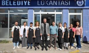 baskan-dumandan-mujdeli-haber-belediye-lokantasinda-4-cesit-yemek-herkes-icin-45-lira-NIu9Z3R6.jpg