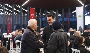 baskan-dundar-sehit-aileleri-onuruna-iftar-verdi-PxKTlXZX.jpg