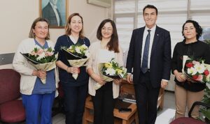 baskan-dundardan-saglik-calisanlarina-surpriz-ixz8qrHK.jpg