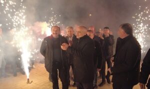 baskan-esat-ozturk-mahallelerde-coskuyla-karsilaniyor-DCLmHk64.jpg