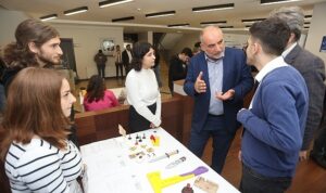 baskan-ibrahim-sandikci-ogrencilerimize-yillik-28-milyon-turk-lirasi-destek-sagliyoruz-t2UTLpwU.jpg
