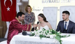 baskan-irfan-onal-ilk-nikahlarini-kiydi-6BS69zAa.jpg