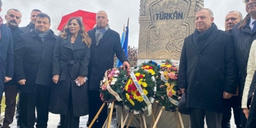 baskan-isik-bulgaristanda-anma-etkinliklerine-katildi.jpg
