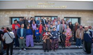 baskan-kirgoz-candarlida-dugun-salonu-acilisi-gerceklestirdi-Ah2x4dkk.jpg