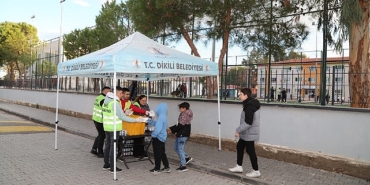 baskan-kirgozden-ogrencilere-simit-ve-ayran-ikrami.jpg