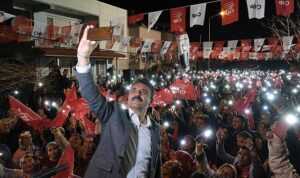 baskan-kirgoze-destek-cig-gibi-buyuyor-HbNDzC6u.jpg