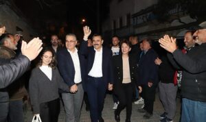 baskan-kirgozun-1300-aracla-cikarma-yaptigi-bademli-ziyareti-buyuk-mitinge-donustu-tr5FCj6q.jpg