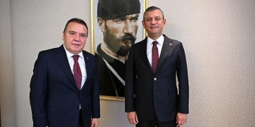 baskan-muhittin-bocek-chp-genel-baskani-ozgur-ozeli-ziyaret-etti.jpg