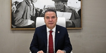 baskan-muhittin-bocek-kybele-odulune-layik-goruldu.jpg