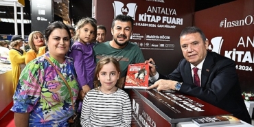 baskan-muhittin-bocek-okurlariyla-bulustu.jpg