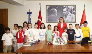 baskan-mutlu-cocuklarin-ayrimciliga-ugramadigi-bir-konak-icin-calisiyoruz-nGdCqAOd.jpg