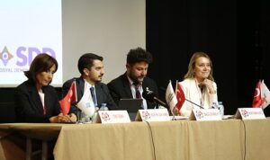 baskan-mutlu-sosyal-demokrasi-derneginin-panelinde-konustu-kimse-kendini-oteki-hissetmesin-istiyoruz-wymSCJXV.jpg