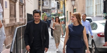 baskan-mutludan-mert-firat-ile-basmane-turu.jpg