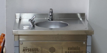 baskan-ovalioglu-devlet-okullarina-su-aritma-cihazi-destegine-devam-ediyor.jpg