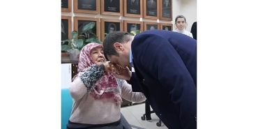 baskan-ovunc-demir-ile-cemile-teyzenin-duygulandiran-bulusmasi-milyonlara-ulasti.jpg