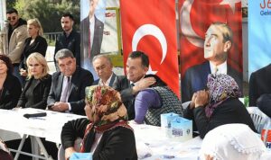 baskan-ozyigit-merkez-ve-kirsal-mahallelerde-kadinlarla-bulustu-GjLKvNwV.jpg