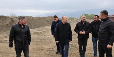 baskan-selcuk-yildiz-ekiplerle-sahada.jpg
