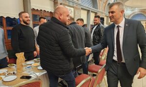 baskan-sezer-mahalle-baskanlarimiz-goz-bebegimiz-SDFZ5uD7.jpg