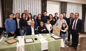 baskan-topaloglundan-tiyatro-oyuncularina-iftar-yemegi-dHc8QbY6.jpg