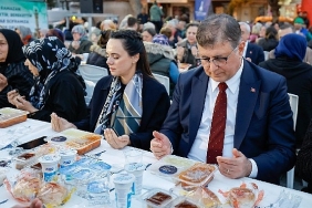 baskan-tugay-bergamada-kurulan-iftar-sofrasina-konuk-oldu.jpg