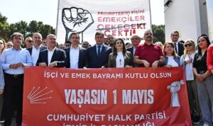 baskan-tugay-emekcilerin-1-mayis-coskusuna-ortak-oldu-CnIjjUuL.jpg