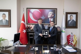 baskan-tugay-torbalida-koordinasyon-toplantisi-duzenledi-izmirin-ana-arterlerini-yenileyecegiz.jpg