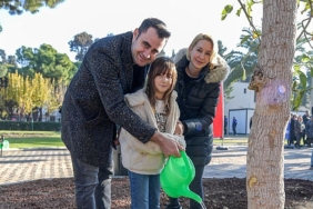 baskan-tugay-yeni-yilin-ilk-gununde-kulturparkta-agac-dikti-kulturparkin-yesil-dokusu-zenginlesiyor.jpg