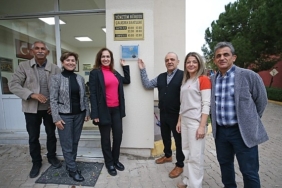 baskan-unsaldan-9-ogrenci-okutan-siteye-tesekkur-plaketi.jpg