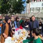 baskan-yardimcisi-semih-top-kermese-katildi.jpg