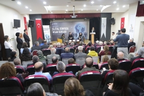 bayrakli-belediyesinden-dijital-dunyada-insan-haklari-paneli-baskan-onal-esit-adil-ve-ozgur-bir-dunya-diliyorum.jpg
