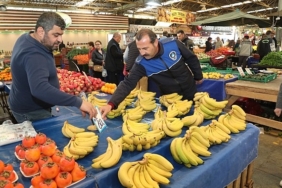 bayrakli-zabitasindan-pazar-yeri-denetimi.jpg