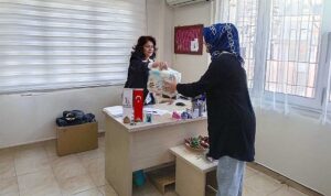 bayraklida-8-bin-500-haneye-51-bin-hijyen-paketi-Ckhx9aMJ.jpg