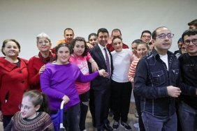 bayraklida-dunya-engelliler-gunu-kutlandi.jpg