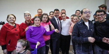 bayraklida-dunya-engelliler-gunu-kutlandi.jpg