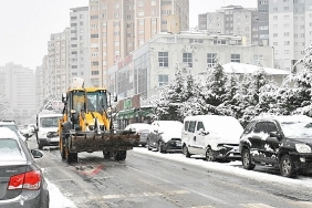 beylikduzu-belediyesinden-karla-etkin-mucadele.jpg