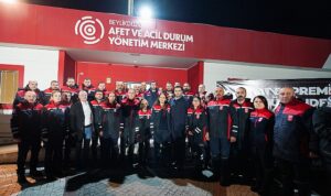 beylikduzu-milletimizle-tek-yurek-deyip-bolgeye-kostuk-CHa3fqDE.jpg