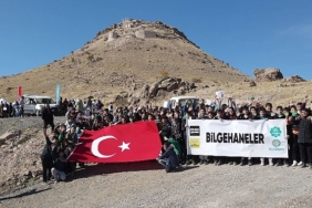 bilgehanelerin-8-sinif-ogrencileri-takkeli-dagda-zirve-yolculugu-deneyimi-yasadi.jpg
