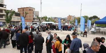 binlerce-fide-kusadasi-ve-incirliova-ilcelerinde-vatandaslarla-bulustu.jpg
