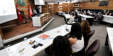 bornovada-calisanlara-toplumsal-cinsiyet-esitligi-semineri.jpg