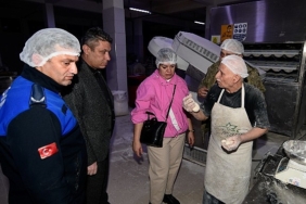 bornovada-firinlara-gece-denetimi-baskan-eski-sahada.jpg