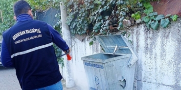 bozdogan-belediyesinden-cop-konteyneri-temizligi-calismalari-devam-ediyor.jpg