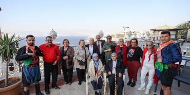 buca-belediye-baskani-gorkem-duman-ikinci-bahar-yasayan-ciftlerin-heyecanina-ortak-oldu.jpg