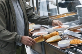 buca-belediye-lokantalari-ogrenciye-ve-emekliye-can-suyu-oldu.jpg