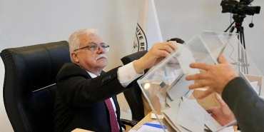 burhaniye-belediyesi-2026-yili-nisan-ayi-olagan-meclis-toplantisi-gerceklesti.jpg