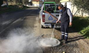 burhaniye-belediyesi-saglik-isleri-mudurlugu-ilaclama-birimi-ekipleri-havalarin-isinmasiyla-sivrisinek-ve-karasinek-larva-bHsyAswu.jpg