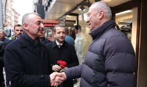 buyukakin-izmit-ve-derince-esnafiyla-bulustu-LsVAXqUS.jpg