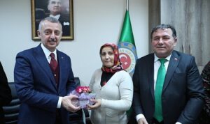 buyukakin-kadin-ciftcilerimizin-uretime-katkisi-cok-degerli-79gzLkYd.jpg