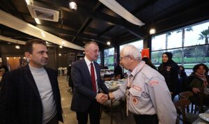 buyukakin-yeni-nesilleri-yetistirenler-sizlersiniz-PHnC5JIW.jpg