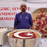 buyuksehir-belediyesi-uc-noktada-asure-dagitti.jpg